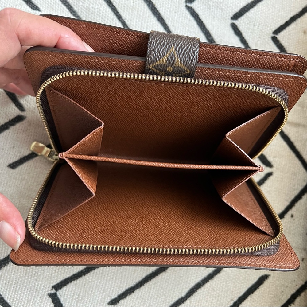Authentic large Louis Vuitton wallet with removable document holder LV - Picture 7 of 10